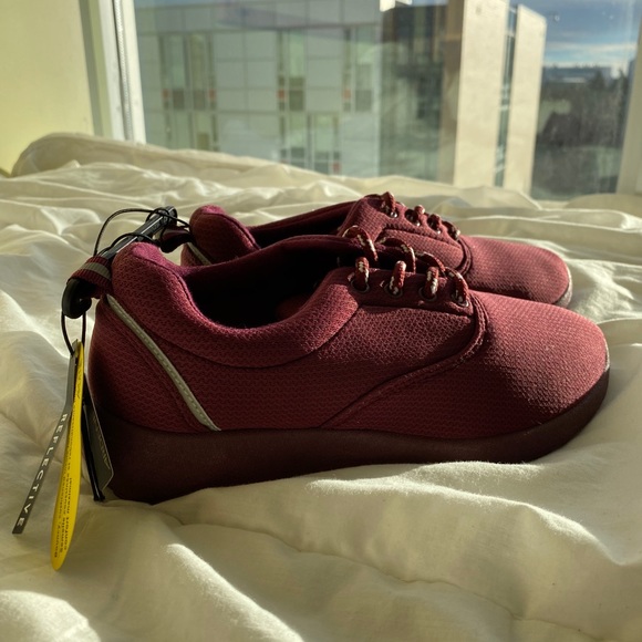 Athletic Mesh Sneakers - Picture 3 of 8